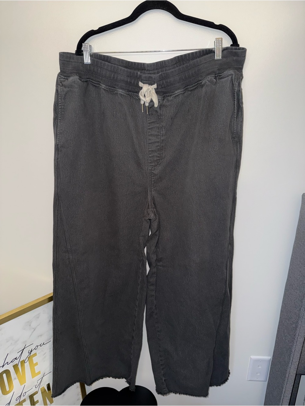 aerie Women’s  Charcoal Gray Drawstring Joggers
